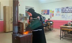 Kırsalın iki kadın öğretmeni zorluklara rağmen eğitimi omuzluyor