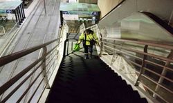 Kocaeli'de üst geçitlerdeki buzlanmaya özel solüsyonla müdahale ediliyor