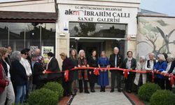 Koleksiyoner Ebru Turhan'ın sergisi, sanatseverleri doğayla buluşturdu