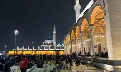 Konya'da Regaib Kandili'nde eller semaya açıldı