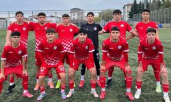 Körfez Gençlerbirliği U18 takımı liderliğini sürdürdü