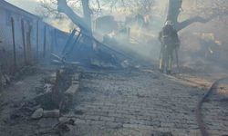 Korkuteli'nde yanan ev kullanılamaz hale geldi