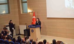 Koruyucu aileler deneyimlerini gençlerle paylaştı