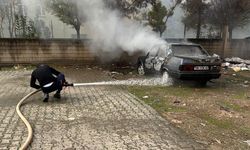 Kurtalan'da araç alev topuna döndü