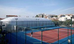 Kuşadası Tenis Kulübü'nde 'balon kort' yapımı tamamlandı