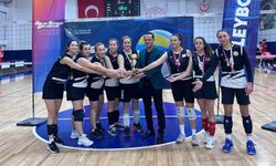 Manisa GSB Kadın Voleybol Takımı Türkiye ikincisi oldu