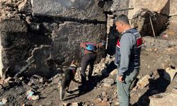 Manisa'da 5 evin kül olduğu yangında ölen kadının cenazesine ulaşıldı