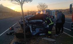 Mardin'de otomobil ile tırın çarpıştığı kazada 1 kişi öldü, 2 kişi yaralandı