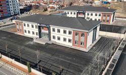 Melikgazi Belediyesi, 3 mahalleye birden hizmet edecek okullarda sona geldi