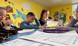 Menteşe'de çocuklar İngilizceyi eğlenerek öğreniyor