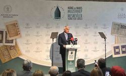 Mevlana'nın 7 asırlık Mesnevi mirası 'Mana ve Nakış: Müzehhep Mesneviler Yazma Eser' sergisinde anlatıldı