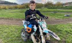 Minik motokrosçu Poyraz Kalender sezonu şampiyonlukla tamamladı
