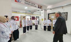 Müdür Yılmaz'dan uluslararası yarışmada derece elde eden öğrencilere tebrik