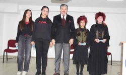 Murat Atılgan Ortaokulu'nda 'Dünya Türk Dili Ailesi Günü' programı yapıldı