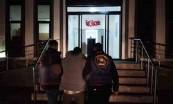 Muş'ta 8 yıl 9 ay kesinleşmiş hapis cezası bulunan firari jandarma tarafından yakalandı