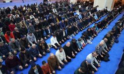 Muş'ta Regaip Kandili'nde vatandaşlar camilere akın etti