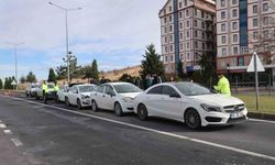 Nevşehir'de 4 otomobil birbirine girdi: 2 yaralı