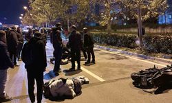 Otomobille çarpışan motosikletteki 2 genç yaralandı