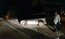 Park halindeki aracı benzin döküp ateşe verdi, alevler aracı sarmadan söndürüldü