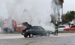 Park halindeki otomobilde yangın çıktı