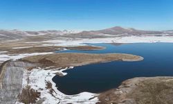 Patnos barajında kış güzelliği; Mavi ve beyazın buluşması