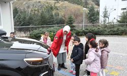 Pursaklar'da Yerli Malı Haftası kapsamında öğrencilere Togg tanıtıldı