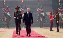 Putin, Hindistan'da resmi törenle karşılandı