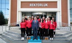 Rektör Kaplancıklı, başarılı sporcularla bir araya geldi