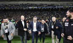 Sadettin Saran, galibiyet coşkusunu taraftarlarla yaşadı