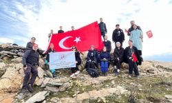 Şehitler için zirveye tırmandılar