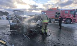 Seyir halindeyken yanmaya başlayan otomobil alevlere teslim oldu