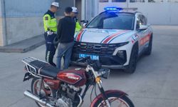 Sinop'ta trafiği tehlikeye atan motosikletli yakalandı