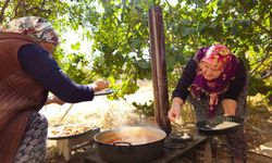 Tarhana kokusu sokağı doldurdu