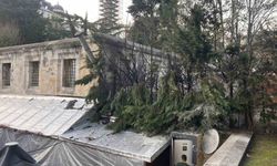 Tarihi Sultanahmet Camisinin altındaki çarşıda yangın çıktı