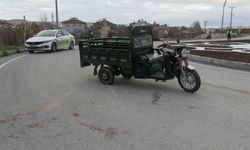 Tavşanlı'da elektrikli motosiklet devrildi: 4 yaralı