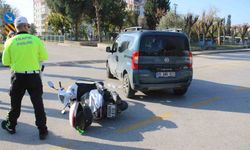 Ticari araç ile motosiklet çarpıştı: 1 yaralı