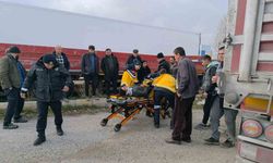 Tırın bir başka tıra arakadan çarptığı kazada faciadan dönüldü