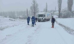 Tokat'ta kar yağışı ulaşımı olumsuz etkiledi
