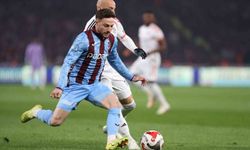 Trendyol Süper Lig: Trabzonspor: 1 - Beşiktaş: 3 (İlk yarı)