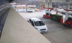 Tunceli'de 4.2'lik deprem anı güvenlik kamerasına yansıdı