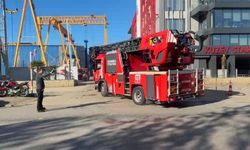 Tuzla Tersanesi'nde gemi yangını paniğe neden oldu