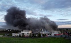 Tuzla'da kauçuk fabrikasında korkutan yangın