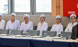 Üniversiteli aşçı adayları hünerlerini sergiledi