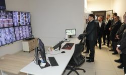 Vali Işın'dan İl Göç İdaresi Müdürlüğü Geri Gönderme Merkezi'nde denetim