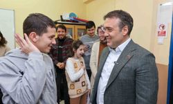 Vali Sözer'den özel öğrencilere destek