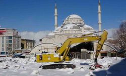 Van'ın 27 yıllık Mısır Çarşısı iki katlı modern arasta oluyor