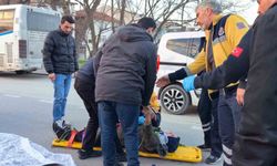 Yaralı motosiklet sürücüsü yaralı annesinin elini tutup moral verdi