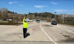 Yenipazar'da trafik güvenliği denetimleri aralıksız sürdürülüyor