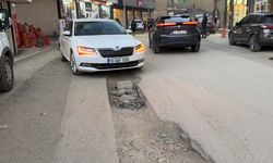 Yüksekova'da doğal gaz kazılarından dolayı yollar kullanılmaz hale geldi