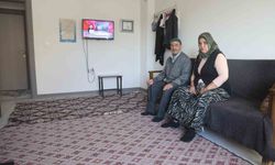 Yuvasına kavuşan depremzede vatandaş, 'Bakanımız Murat Kurum gibi şantiye şefine can kurban'